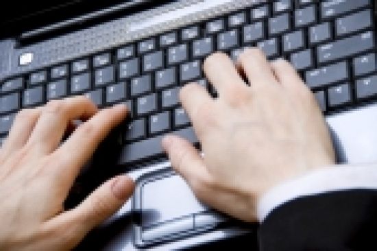 Podatkowo-składkowe skutki decyzji o nieobciążaniu pracownika wartością zagubionego sprzętu