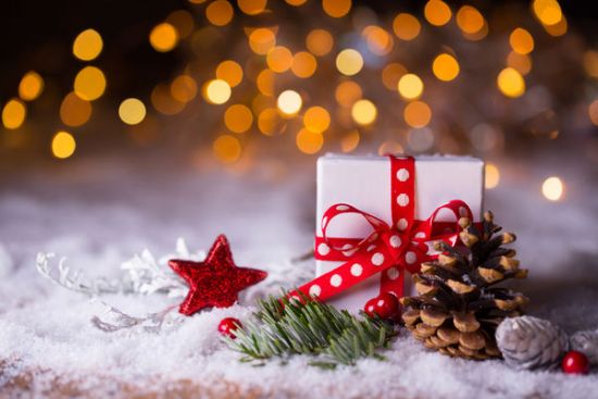 Świadczenia świąteczne z okazji Bożego Narodzenia w 2020 roku a składki ZUS i podatek – listy płac na grudzień 2020 roku